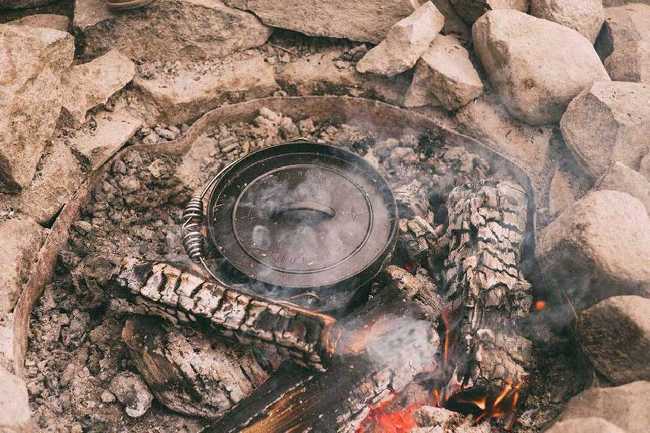 Barebones 12 Inch Cast Iron Dutch Oven
