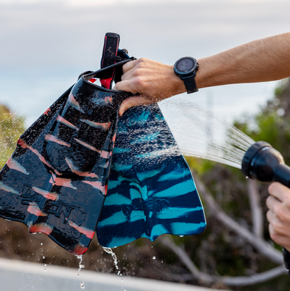 BeachBox Portable Camping Shower Tank - Elevation